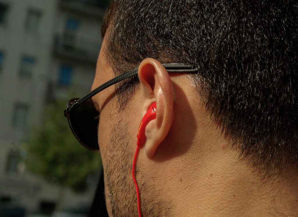 listeners, ear, music, sounds, ear, ear, ear, ear, ear-1301527.jpg