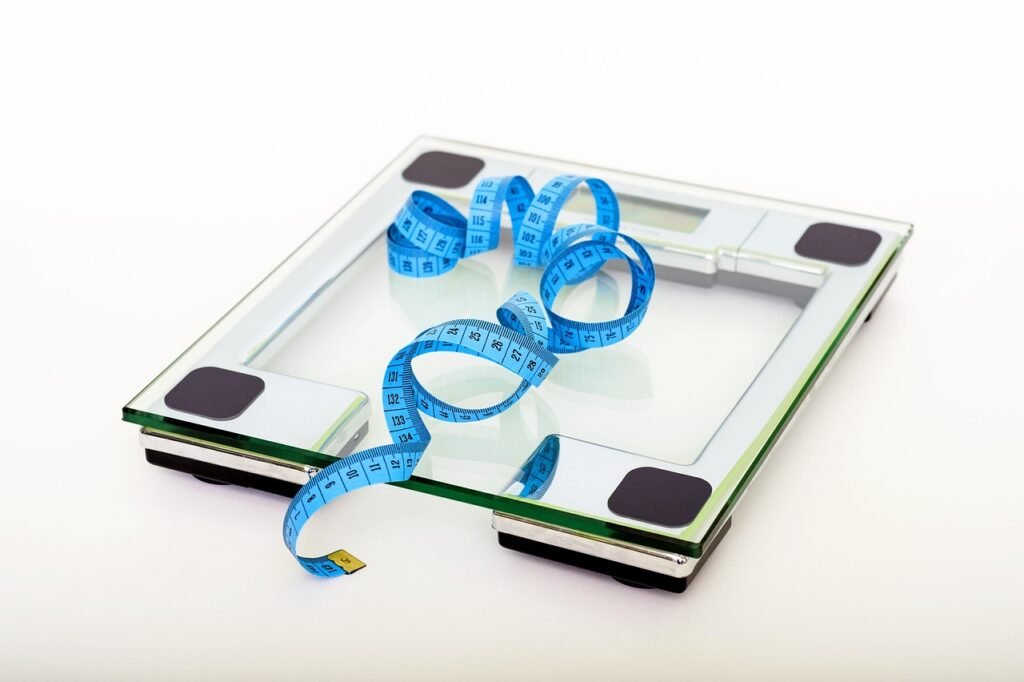 scale, diet, health, tape, weight, healthy, dieting, fitness, fit, lifestyle, body, care, measure, balance, scale, scale, scale, weight, weight, weight, weight, weight-403585.jpg